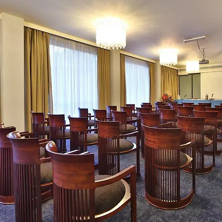 Bisanzio מלון ראבנה